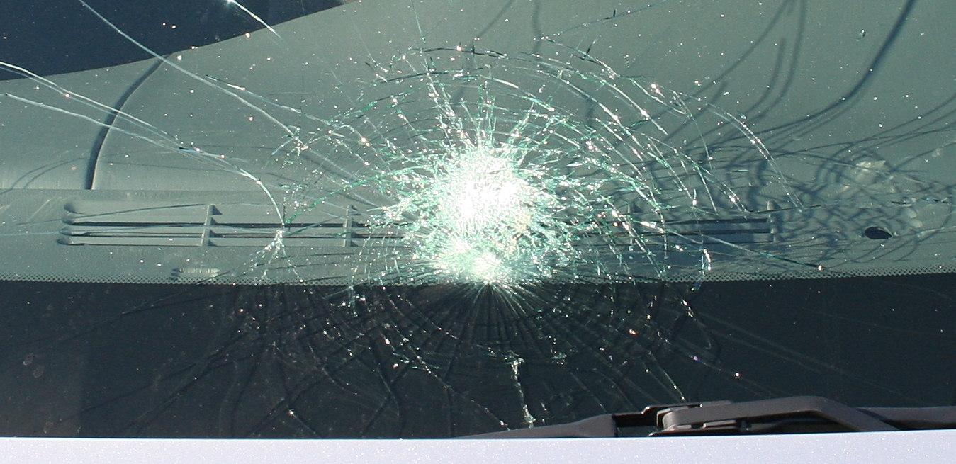 Illustration of a windshield rock chip crack